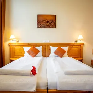 Manzard Panzio B&B