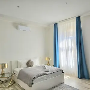 Designer Downtown Gem Apartament