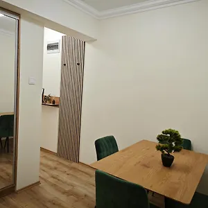 rezervați aici