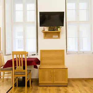 Authentic Akacfa Appartement