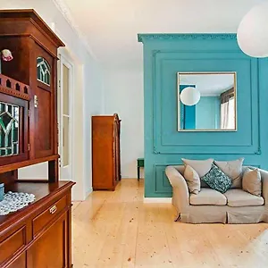 house-by-the-opera.alltbilisihotels.com/