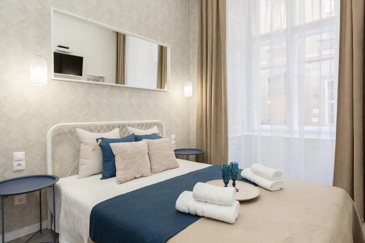 Budapest Holidays Harmony 0*,